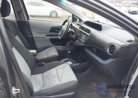 2013 Toyota Prius C Three from USA, damaged, VIN JTDKDTB3XD1545368